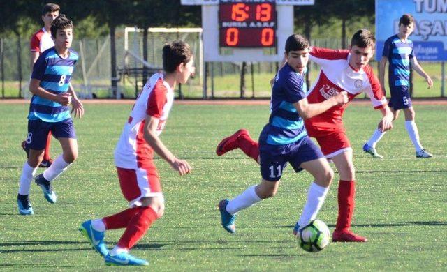 Yıldırım Belediyespor Zirvede