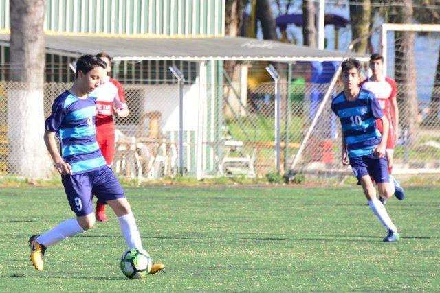 Yıldırım Belediyespor Zirvede