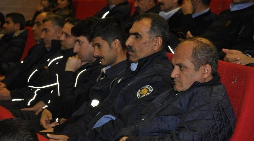 Polis&rsquo;ten Belediye &Ccedil;alışanlarına &rsquo;narkorehber&rsquo; Eğitimi