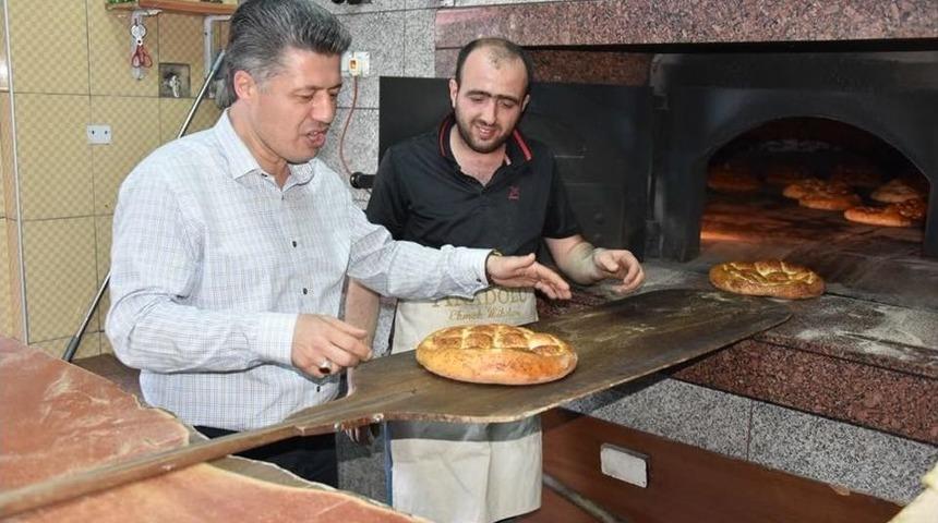 Ak Parti&rsquo;li &Ouml;zkan, Kırkağa&ccedil; Esnafıyla Buluştu