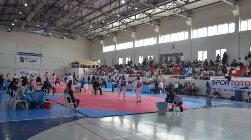 &Ccedil;om&uuml;, T&uuml;rkiye &Uuml;niversiteler Taekwondo Şampiyonası&rsquo;na Ev Sahipliği Yapıyor