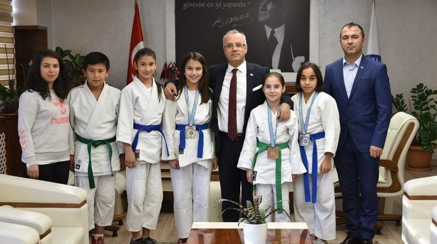 Başkan Kayda, Başarılı Judocuları Ödüllendirdi
