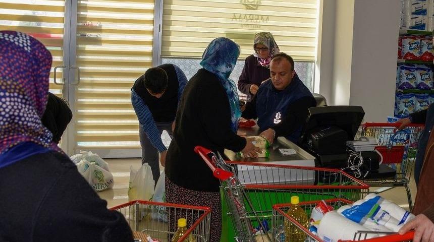 Meram&rsquo;da İhtiya&ccedil; Sahipleri Ramazan&rsquo;da Da Yalnız Bırakılmıyor