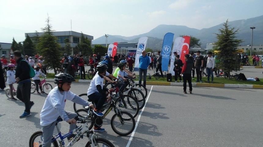 Birinci Olabilmek İ&ccedil;in Pedal &Ccedil;evirdiler