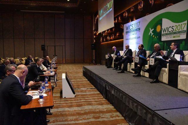 Başkan Ataç Dünya Akıllı Şehirler Zirvesi’nde 2