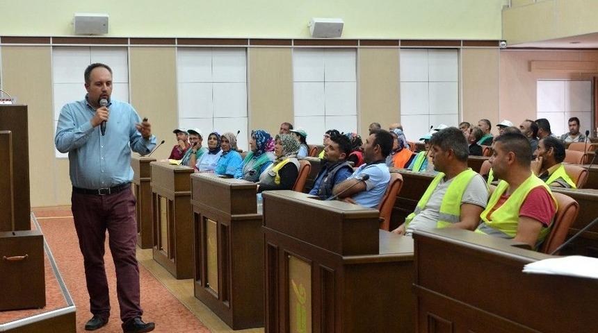 Temizlik İşleri Personeline İş G&uuml;venliği Eğitimi