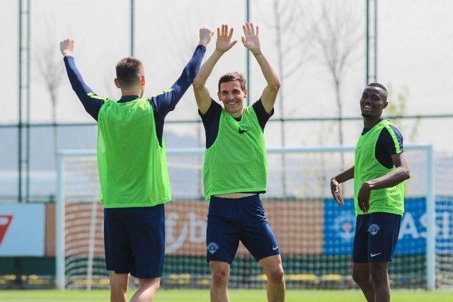 Kasımpaşa&rsquo;da Karab&uuml;kspor Ma&ccedil;ı Hazırlıkları 1