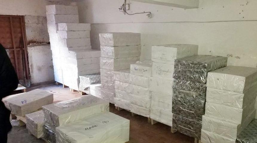 İstanbul Polisinden Milyonluk Korsan Kitap Operasyonu