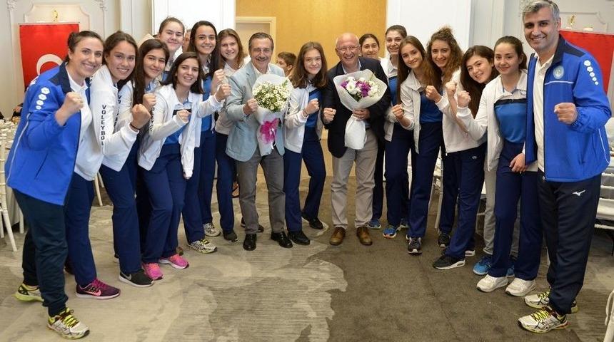 Sporcular İftarda Buluştu