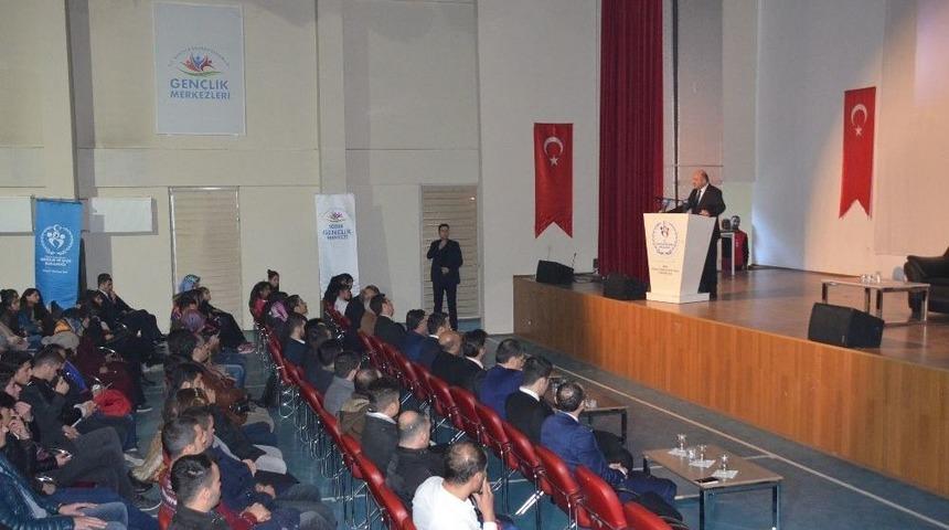 Başbakan Yardımcısı Işık, Gen&ccedil;lerle Buluştu