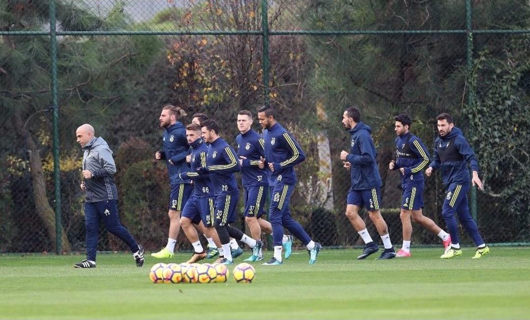 Fenerbah&ccedil;e, Karab&uuml;kspor Ma&ccedil;ı Hazırlıklarına Başladı