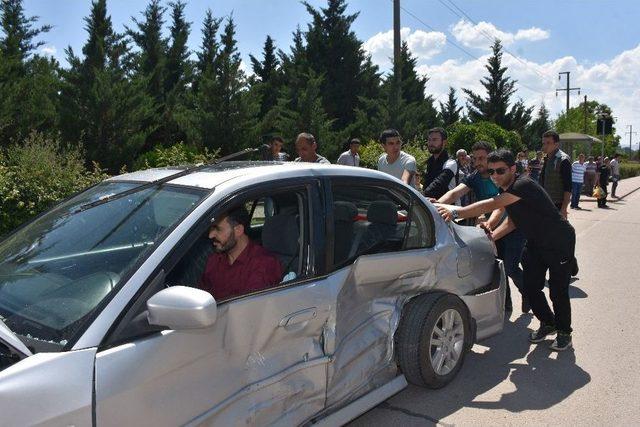 Kırıkkale’de Otomobiller Çarpıştı: 3 Yaralı