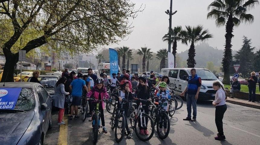 &Ouml;ğrenciler Bisikletleriyle Yarıştı