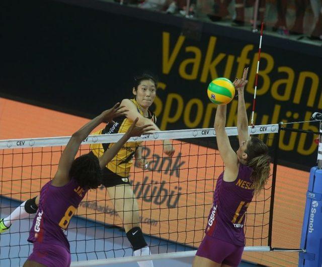 Vakıfbank, Şampiyonlar Ligi’ne Derbi Galibiyetiyle Başladı