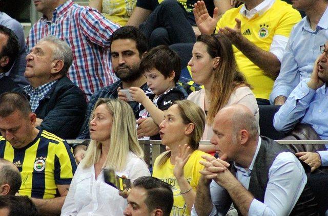 Fenerbahçe Maçında Minik Beşiktaşlı