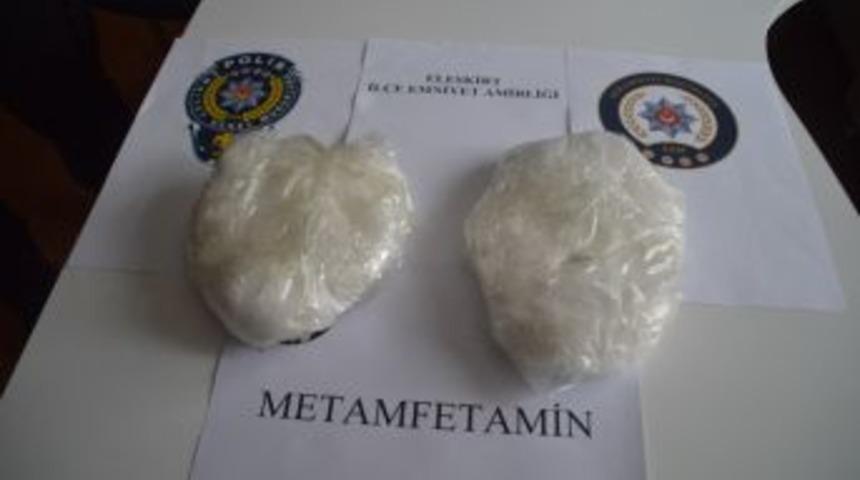 Ağrı’da 1 Kilogram Uyuşturucu Madde Ele Geçirildi