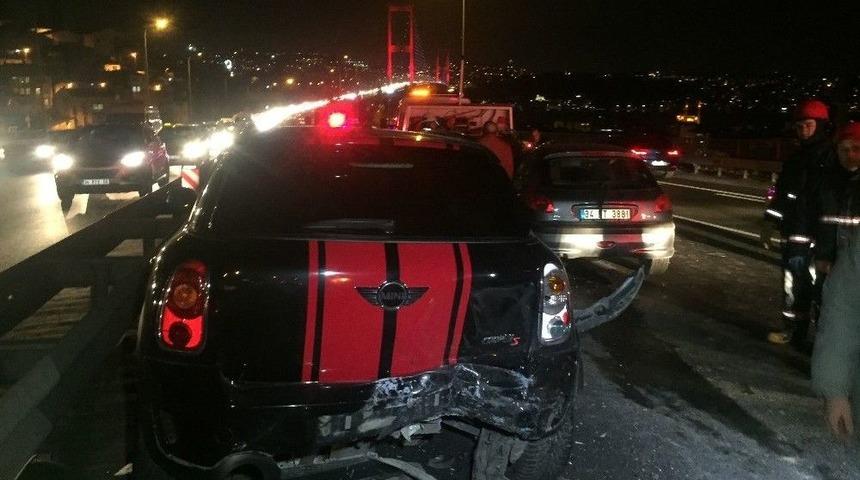 15 Temmuz Şehitler K&ouml;pr&uuml;s&uuml;&rsquo;nde Zincirleme Kaza; 1 Yaralı
