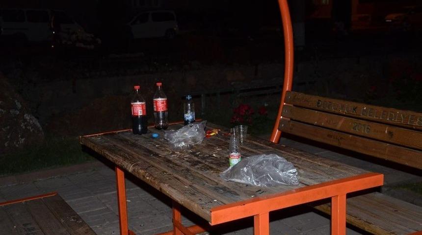 Kanal Boyunda &Ccedil;irkin Manzara