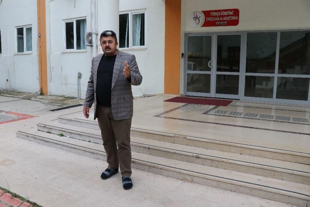 Osmaniye&rsquo;de M&uuml;lteci &Ccedil;ocuklarına S&ouml;zde T&uuml;rk&ccedil;e Eğitimi Skandalı