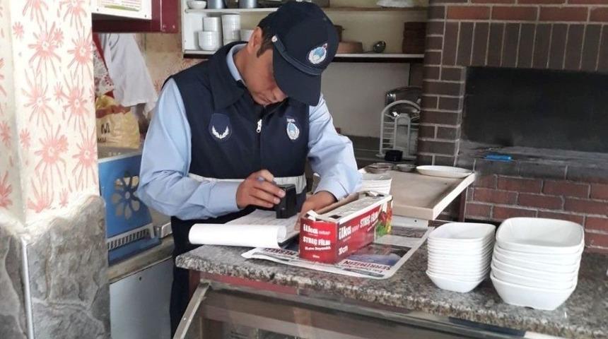 Zabıta Ekipleri Sağlıksız Gıdaya M&uuml;saade Etmiyor