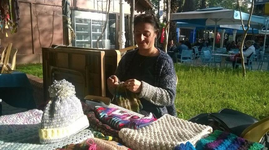 Ev Hanımların El İşi Sergisi İlgi Bekliyor