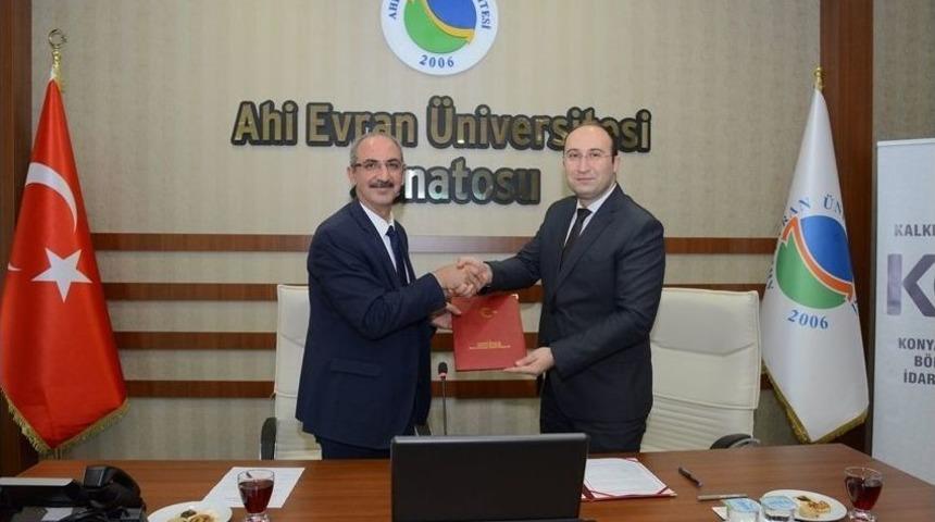 Kırşehir’de Aynı Anda 40 Bin Kişi Kitap Okuyacak