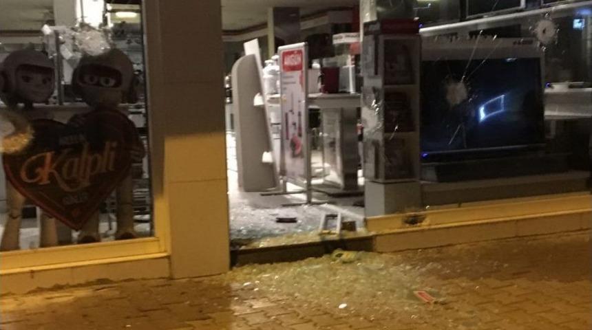 İş Yerine Silahlı Saldırı