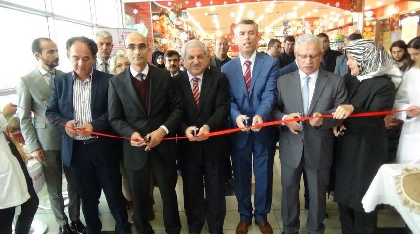 Unutulmaya Y&uuml;z Tutan Geleneksel K&ouml;k Boyama Sergisi A&ccedil;ıldı