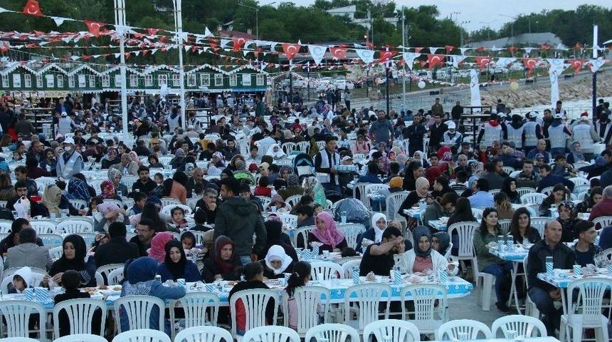 Edremit&rsquo;te Ramazan S&ouml;yleşisi