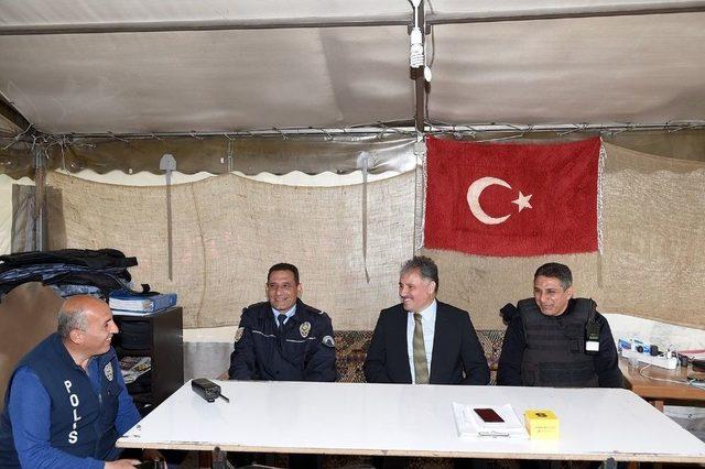 Çakır Görev Başındaki Polisleri Ziyaret Etti