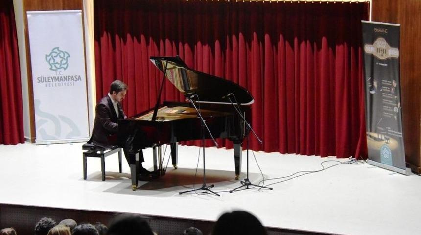 3. G&uuml;lsin Onay Piyano G&uuml;nleri&rsquo;nde Cemil Yener G&ouml;kbudak R&uuml;zgarı