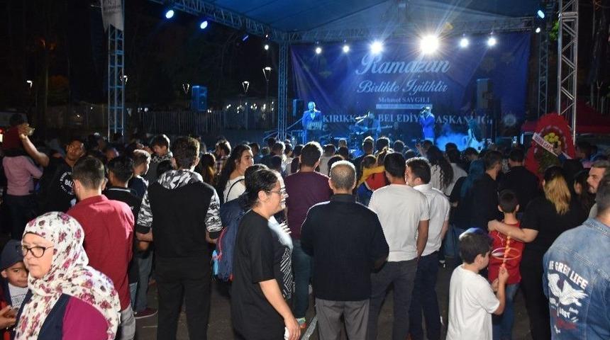 Ramazan Sokağı&rsquo;nda Y&uuml;zlerce Vatandaş Bir Araya Geliyor