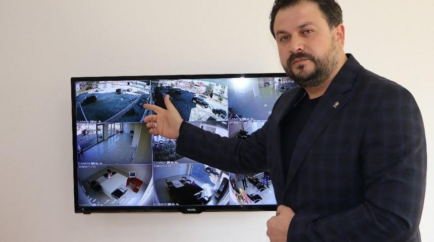 İşte Bayrak Sevgisinin En G&uuml;zel &Ouml;rneği