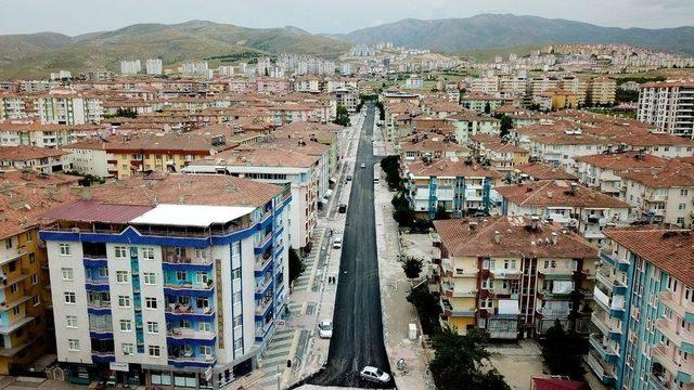 Mevlüt Aslanoğlu Caddesi Asfaltlandı