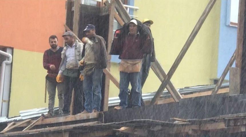 Sarıkamış&rsquo;ta Sağanak Yağış Sele D&ouml;n&uuml;şt&uuml;