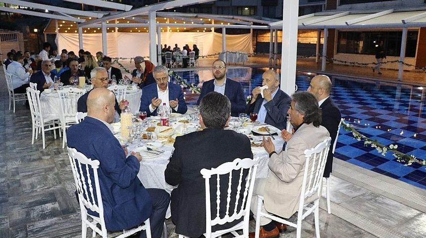 M&uuml;siad&rsquo;dan İftar Yemeği