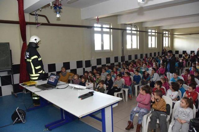 İlk Ve Ortaokul Öğrencilerine Yangın Eğitimi