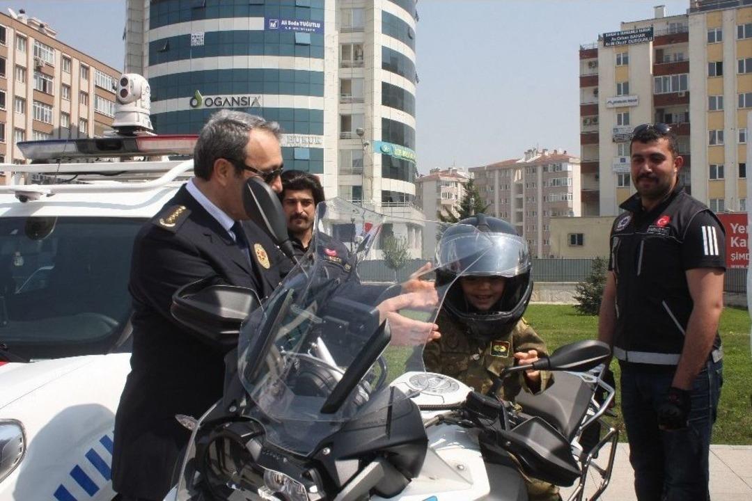 Bursa Emniyetini &Ccedil;ocuklar Bastı