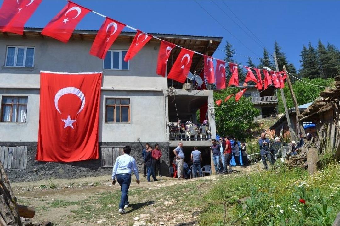 Kuzey Irak Şehidi Kozan&rsquo;da G&ouml;zyaşları Arasında Defnedildi