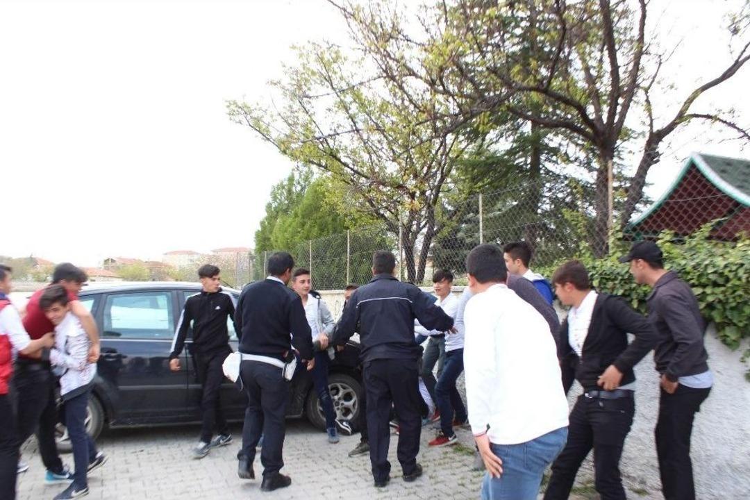 Polise Kavga İhbarlı 173. Yıl S&uuml;rprizi