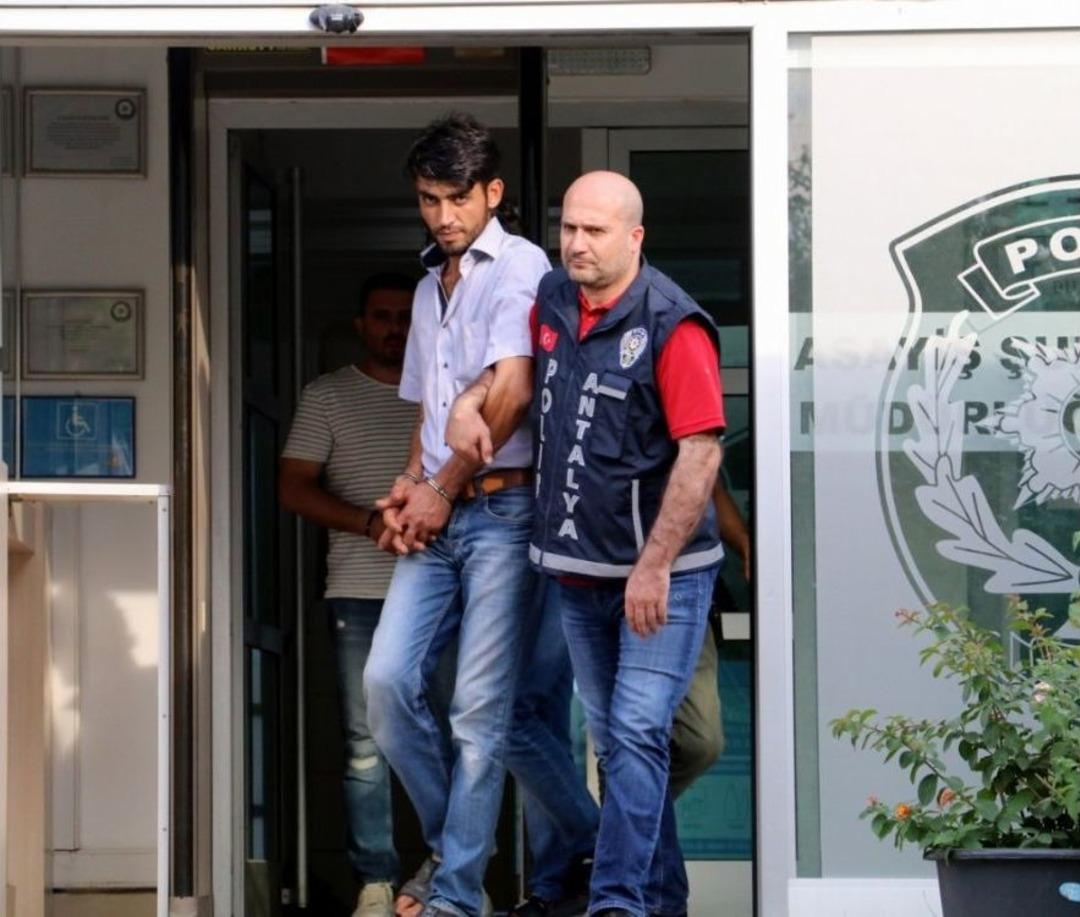 Kıskan&ccedil;lık Krizine Girip Karısını Kabloyla Boğarak &Ouml;ld&uuml;rd&uuml;, &rsquo;elektrik &Ccedil;arptı&rsquo; Dedi