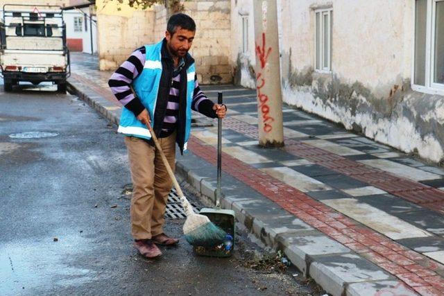 Daha Temiz Bir Akçakale İçin Temizlik Ekipleri Seferber Oldu