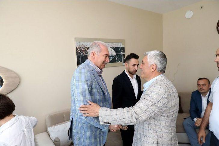 Başkan Uysal Eyüpsultan’da Vatandaşlarla Sohbet Etti G3