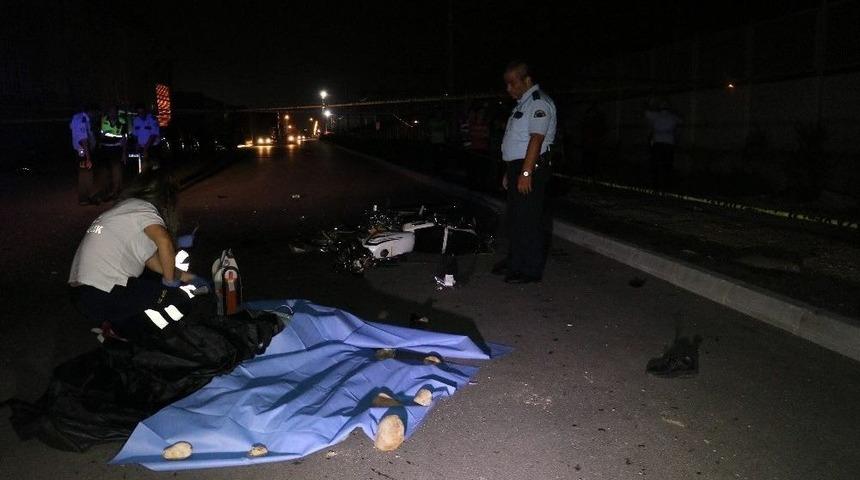 Adana&rsquo;da Ciple İle Motosiklet &Ccedil;arpıştı: 1 &Ouml;l&uuml;, 2 Ağır Yaralı