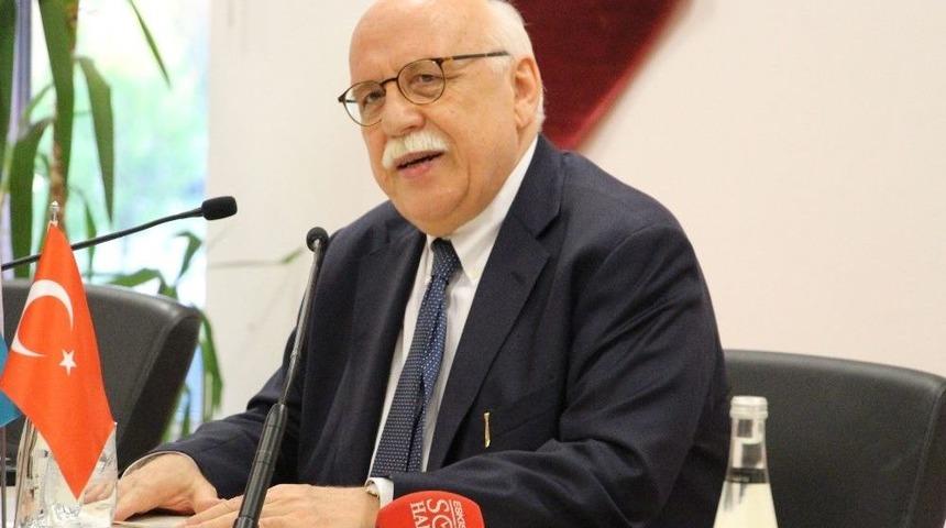 Nabi Avcı, Anadolu &Uuml;niversitesinde Konferansa Katıldı