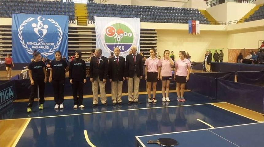 Vanlı Kızlardan Altın Galibiyet