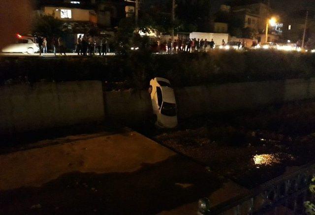 Hatay’da Otomobil Kanala Uçtu