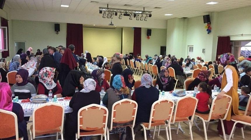 &Ccedil;at Belediyesi Tarafından İftar Yemeği D&uuml;zenlendi