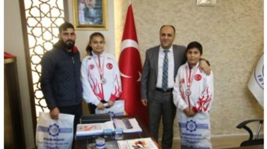 &Ouml;zaltun, Beyşehir&rsquo;in Şampiyon Milli Sporcularını Ağırladı