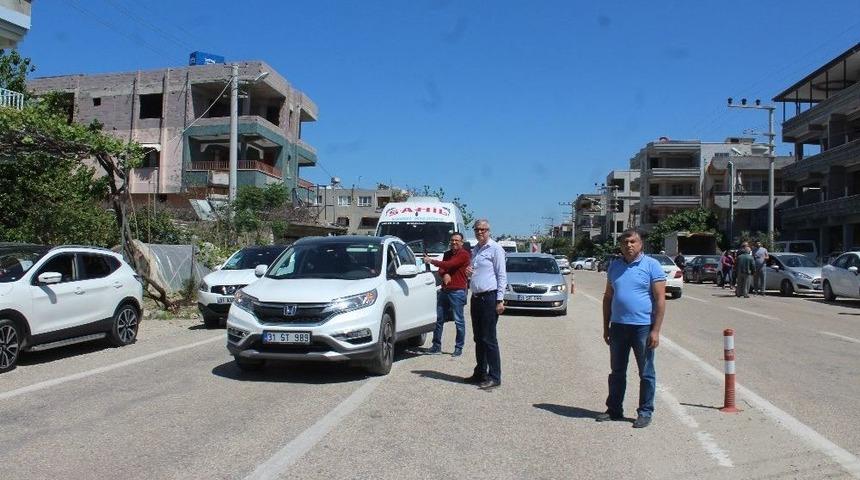 Evinin &Ouml;n&uuml;nde Beklerken Otomobilin &Ccedil;arptığı Yaşlı Adma &Ouml;ld&uuml;